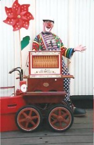 Clown Bluey plays the 20 Note Trueman Reed Organ