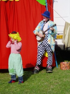 Bluey playing the banjo